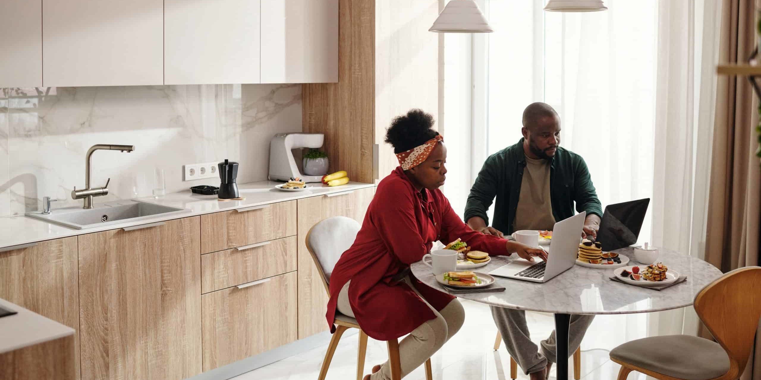 pexels-diva-plavalaguna-5711429